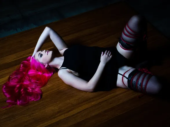 OnlyFans cuenta alice_in_ropes header 2