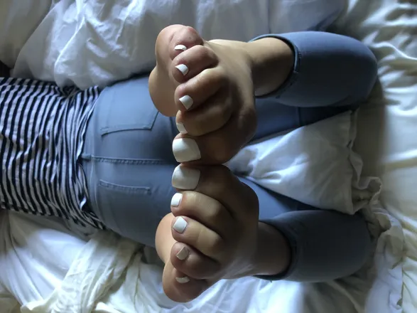 OnlyFans cuenta cutiefeet34 header 2