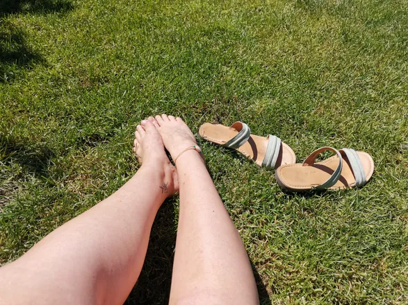 OnlyFans cuenta ten-tiny-toes header 2