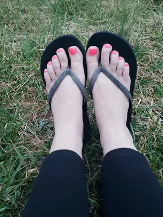 OnlyFans account  feetgirl85 avatar 1