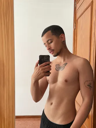 OnlyFans cuenta vinixxx header 2