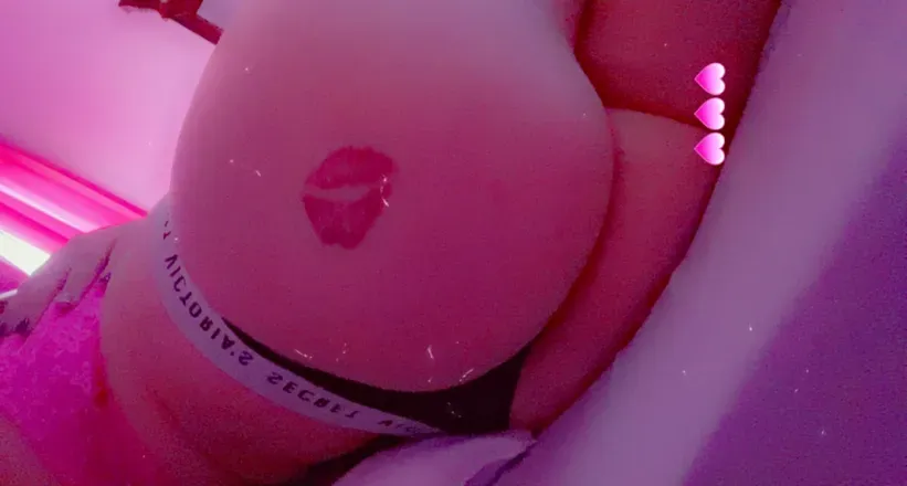 OnlyFans account  babygirll_22 header 2