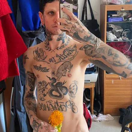 OnlyFans cuenta yourparentshateme header 2