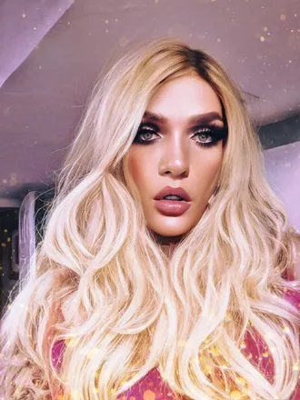 OnlyFans cuenta dildoll header 2