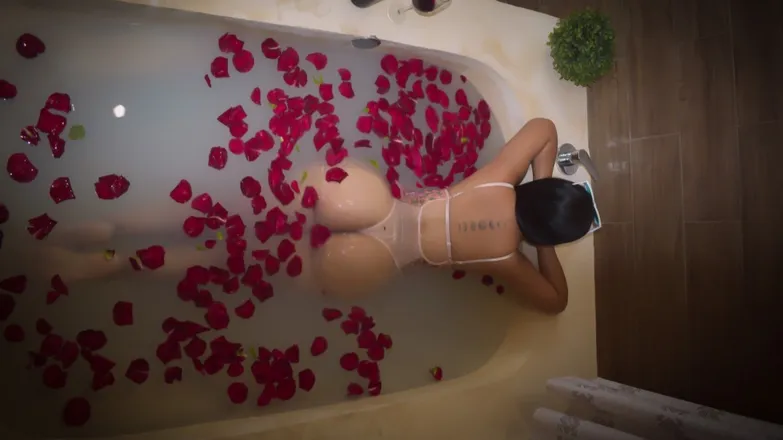 OnlyFans account  yeramia header 2