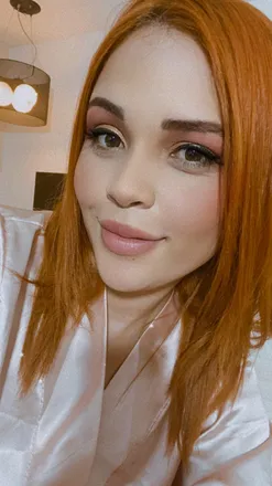 OnlyFans cuenta jenn2210 header 2