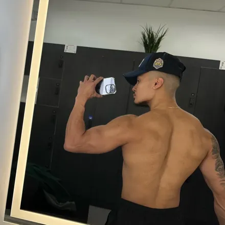OnlyFans cuenta prettyboiixavi3r header 2