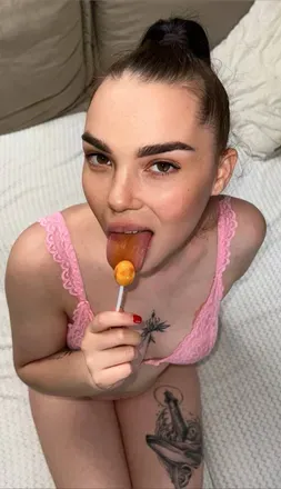 OnlyFans cuenta littlegothyuna avatar 1