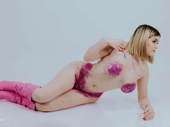 OnlyFans cuenta yessybernal header 2