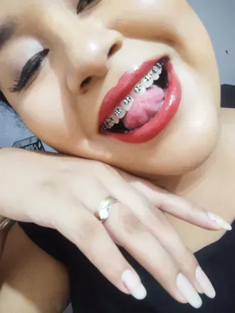 OnlyFans cuenta marielahotwife avatar 1
