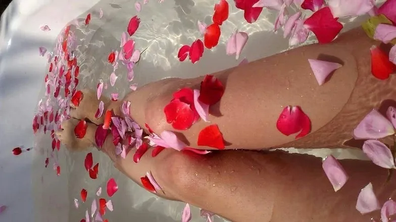 OnlyFans account  lisa.rae.pearl header 2