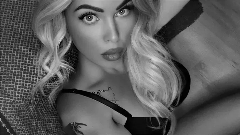 OnlyFans cuenta kinia87 header 2