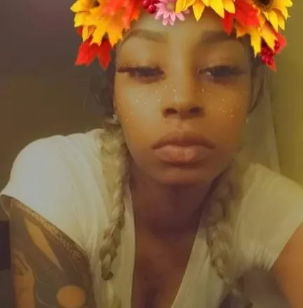 OnlyFans cuenta strawwberry69 header 2
