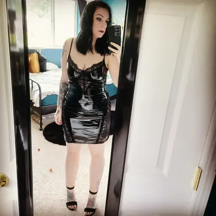 OnlyFans account  mommy_maeve avatar 1