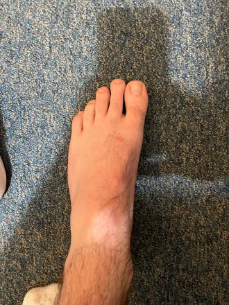 OnlyFans cuenta cutefeetboy3000 header 2
