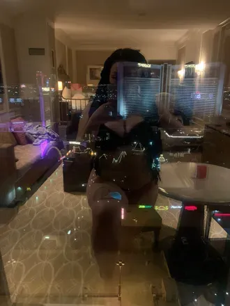 OnlyFans account  august.daze avatar 1