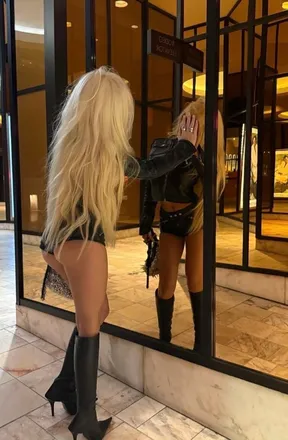 OnlyFans cuenta laragazzadeitattoofree header 2