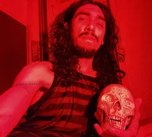 OnlyFans account  questafterdark avatar 1