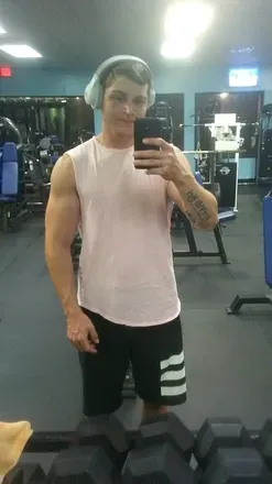 OnlyFans cuenta yolosend-it avatar 1
