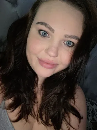 OnlyFans cuenta queenofyourhood096 header 2