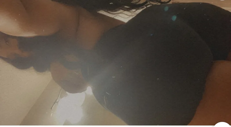 OnlyFans cuenta watchmenottv28 header 2