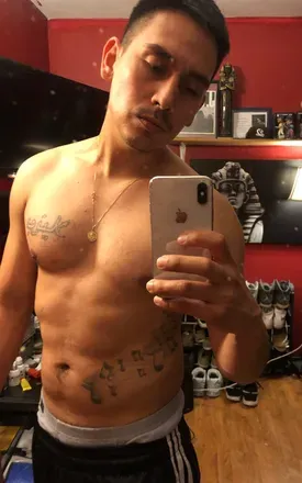 OnlyFans cuenta lookwhoitis21 avatar 1