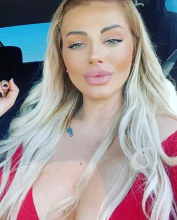 OnlyFans cuenta deepthroatquen avatar 1