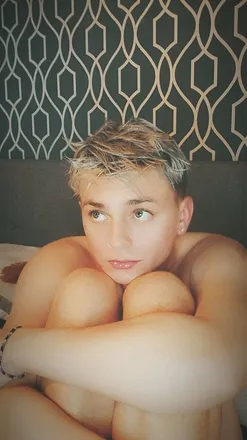 OnlyFans cuenta nobodyknowsimgay header 2