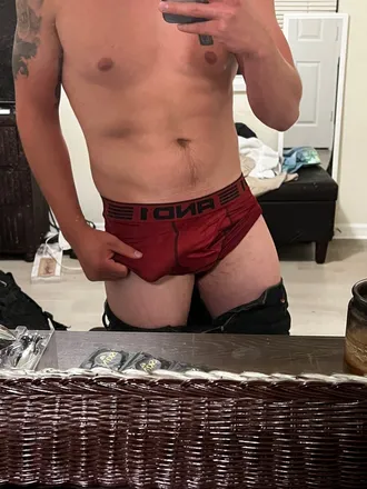 OnlyFans cuenta mr_average01 header 2