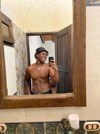 OnlyFans cuenta victorleudo21 header 2