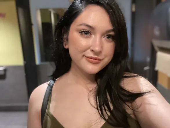 OnlyFans account  its_islayork avatar 1