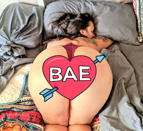 OnlyFans account  slimthiccwife header 2