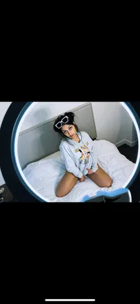 OnlyFans account  softcore_sara header 2
