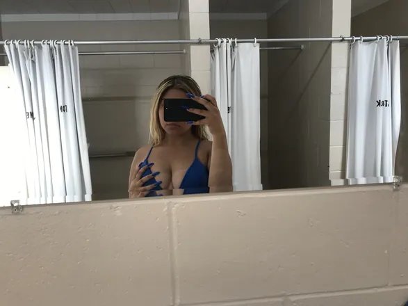 OnlyFans cuenta yvngjamila header 2