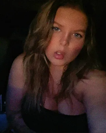 OnlyFans cuenta megzlynn header 2