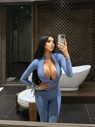 OnlyFans cuenta chloekhan avatar 1