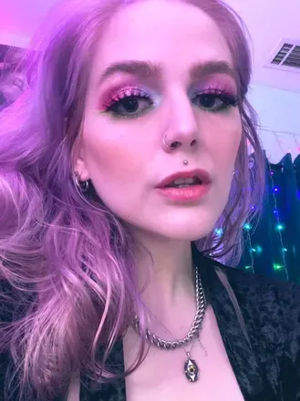 OnlyFans account  tinyneondemon avatar 1