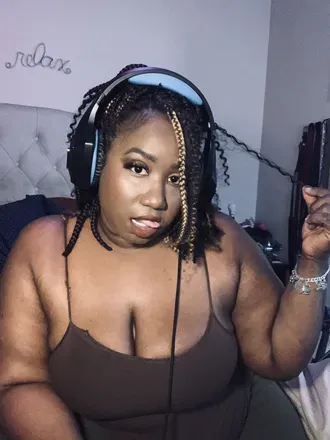 OnlyFans cuenta embyhisgamerwife avatar 1