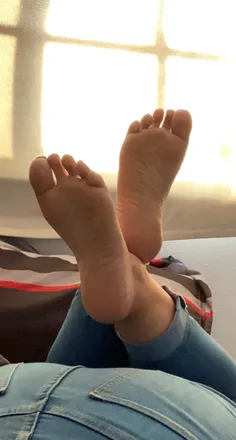 OnlyFans account  auroras_feet1 header 2