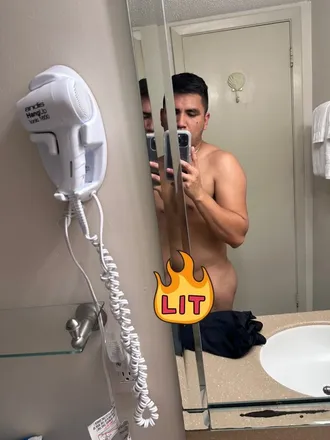 OnlyFans cuenta azaelaguilar header 2