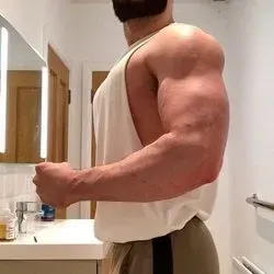 OnlyFans cuenta steroidalmasculinity avatar 1