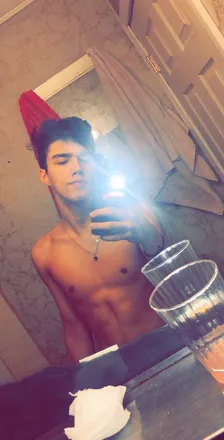 OnlyFans cuenta bttm.boi header 2