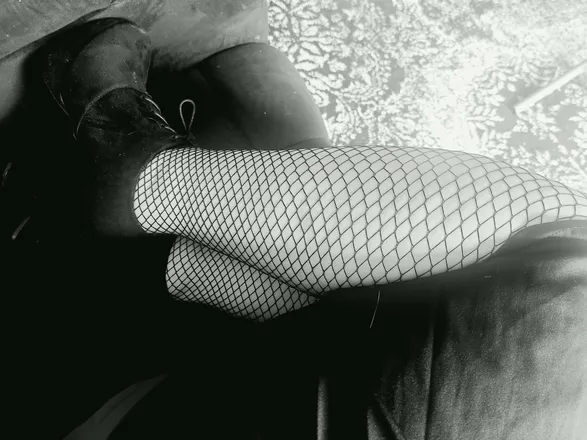 OnlyFans cuenta y0ur_g00d_gir1 header 2