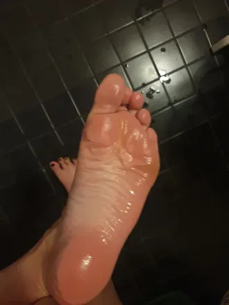 OnlyFans account  emilyswetfeet header 2