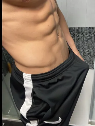 OnlyFans cuenta henzoohall header 2