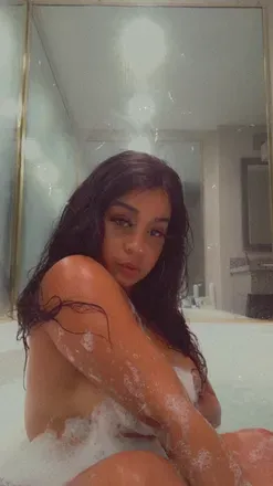 OnlyFans cuenta girlslovevalerie avatar 1