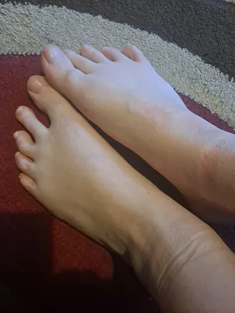 OnlyFans cuenta foreverbigfeet22 header 2