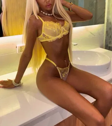 OnlyFans account  averysummersx header 2