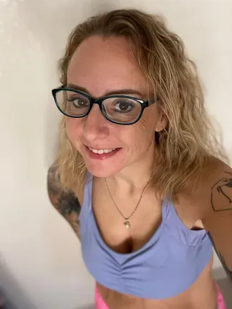 OnlyFans cuenta er_rn_curvy header 2