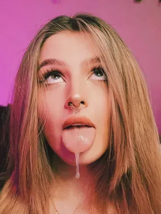 OnlyFans account  queenofrainbow avatar 1